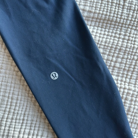 Lululemon Wunder Train HR Tight 28” in True Navy - Picture 6 of 8
